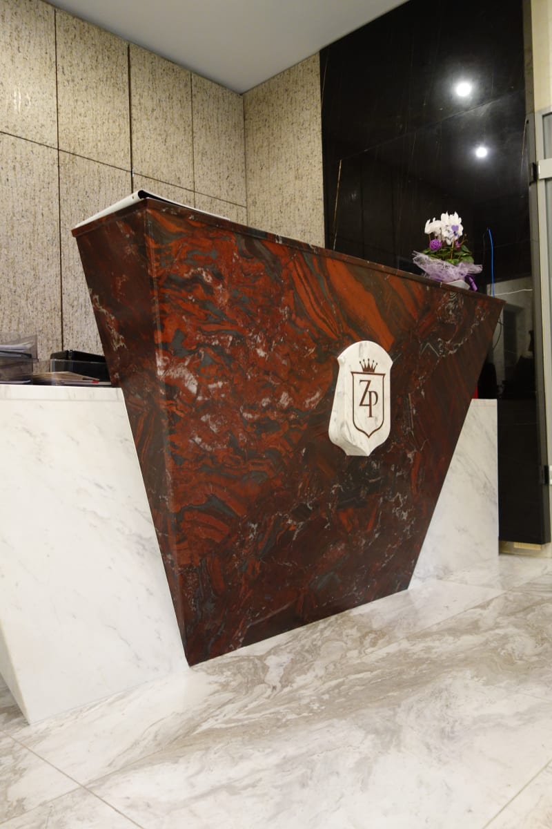 Barové a recepční pulty - realizace 1